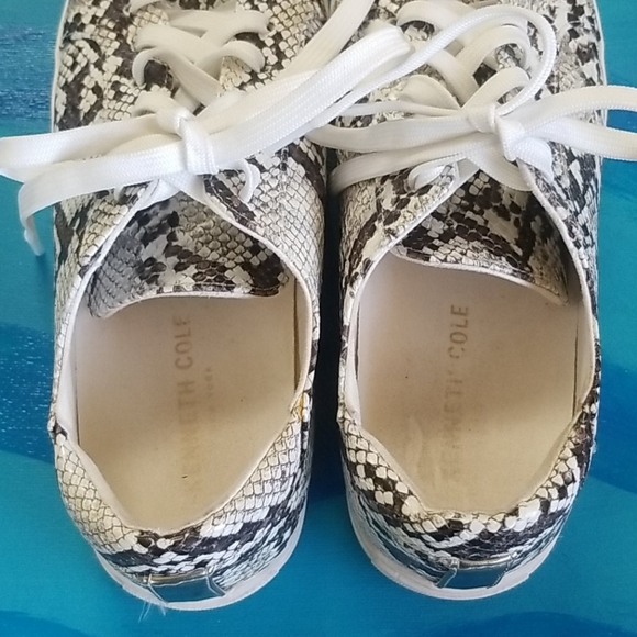 Snakeskin sneaks - Picture 3 of 4